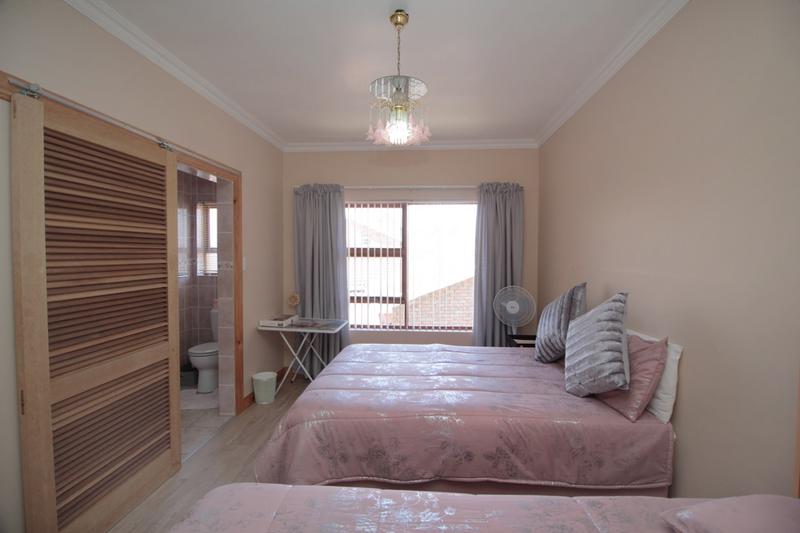 5 Bedroom Property for Sale in Fraaiuitsig Western Cape